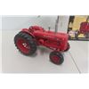 Image 3 : ERTL McCormick Model WD-9 Tractor '1993 Farm Toy Museum' Die Cast in Box Scale 1:16