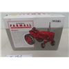 Image 4 : ERTL McCormick Farmall Super AV Tractor Die Cast in Box Scale 1:16