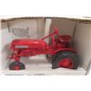 Image 2 : ERTL McCormick Farmall Cub Tractor Die Cast in Box Scale 1:16