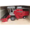 Image 2 : ERTL Massey Fergusson Model 850 Combine Die Cast in Box Scale 1:16