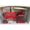 Image 2 : ERTL International Harvester Model 1066 ROPS Tractor Die Cast in Box Scale 1:16
