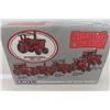 Image 5 : ERTL International Harvester Model 1066 ROPS Tractor Die Cast in Box Scale 1:16