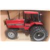 Image 2 : ERTL International Harvester Model 5488 All Wheel Drive Assist Tractor Die Cast in Box Scale 1:16