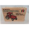 Image 5 : ERTL International Harvester Model 5488 All Wheel Drive Assist Tractor Die Cast in Box Scale 1:16