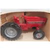 Image 2 : ERTL International Harvester Row Crop Tractor Die Cast in Box Scale 1:16