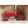 Image 2 : ERTL McCormick Farmall Cub Tractor 'Special Edition' Die Cast in Box Scale 1:16