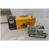 Image 1 : Sales Guides 1931 Caterpillar Model 60 Diesel Crawler Die Cast in Box Scale 1:25