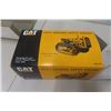 Image 5 : Sales Guides 1931 Caterpillar Model 60 Diesel Crawler Die Cast in Box Scale 1:25