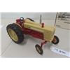 Image 2 : ERTL Cockshutt Model 560 Tractor 'National Farm Toy Museum' Die Cast in Box Scale Not Listed 