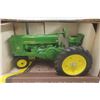 Image 2 : ERTL 1953 John Deere Model 70 Row Crop Tractor Die Cast In Box Scale 1:16
