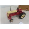 Image 2 : ERTL Cockshutt Model 20 Tractor 'National Farm Toy Museum' Die Cast In Box Scale Not Listed 