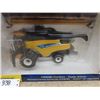 Image 2 : ERTL New Holland CR9080 Combine Dealer