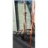 Image 2 : LOT OF GARDEN TOOLS AND SLEDGE HAMMER