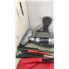 Image 8 : ERGORAPIDO 2 IN 1 VACUUM WITH CHARGING DOCK, LH GOLF CLUBS AND FOLDING CANADA CHAIR