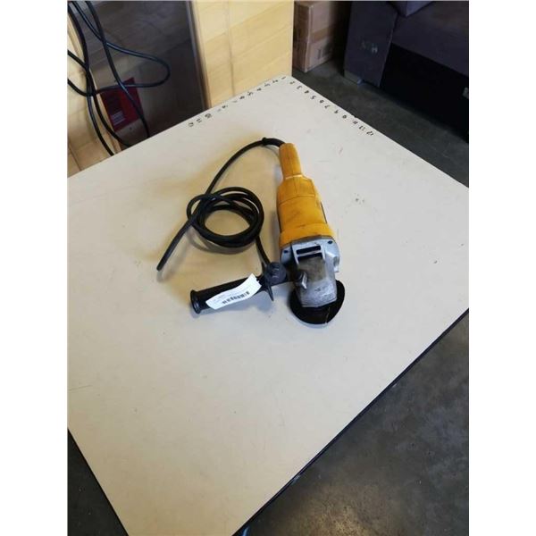DEWALT DW831 ANGLE GRINDER WORKING