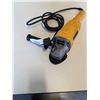 Image 2 : DEWALT DW831 ANGLE GRINDER WORKING
