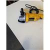 Image 4 : DEWALT DW831 ANGLE GRINDER WORKING