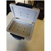 Image 3 : SENTRY 1100 FIRE SAFE WITH KEY