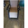 Image 2 : FOLDING PATIO LOUNGER
