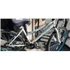 Image 2 : WHITE OZARK TRAIL BIKE