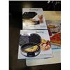 Image 2 : CUCINO PRO PIZZA STONE, MINI WAFFLE MAKER, AND MULTI-BAKER DELUXE