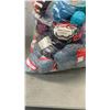 Image 3 : LARGE LOT OF YARN AND KNITTING SUPPLIES