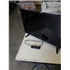 Image 3 : 32" RCA SMART ROKU TV WORKING WITH REMOTE