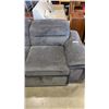 Image 2 : GREY 2 PC SECTIONAL WITH ADJUSTABLE HEADRESTS AND HIDEABED, IN VERY GOOD CONDITION!