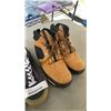 Image 2 : TIMBERLAND BOOTS SIZE 7 VAN SHOES SIZE 8 WITH GLOVES