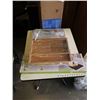 Image 1 : 3 BAMBOO CUTLERY TRAYS AND BATHTUB TRAY