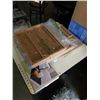 Image 2 : 3 BAMBOO CUTLERY TRAYS AND BATHTUB TRAY