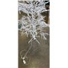 Image 2 : LED PRELIT SEASONAL TREE