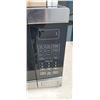 Image 2 : INSIGNIA 1.2CU/FT COUNTER TOP MICROWAVE WORKING NO TURNING PIN OR PLATE