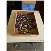 Image 1 : TRAY OF LEGO FIGURES AND PIECES