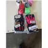 Image 2 : 5 NEW MAVIKS HAND WRAPS AND 2 PAIRS WORK OUT GLOVES