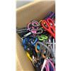 Image 3 : BOX OF SCISSORS