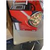 Image 2 : INSTANT POT 8QT 7-IN-1 ELECTRIC PRESSURE COOKER - TESTED WORKING - RETAIL $159