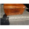 Image 2 : BOSHART CEDAR CHEST