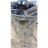 Image 8 : POLONIA PINWHEEL CRYSTAL HORN VASE