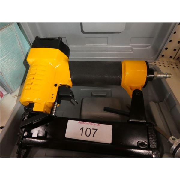 1-1/2" 18 gauge 1/4" crown stapler len: 3/4 - 1.