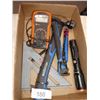 Image 1 : hammer, scope, multimeter flsh light