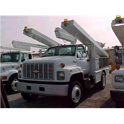 1993 CHEVEROLET KODIAK SIGN BUCKET TRUCK