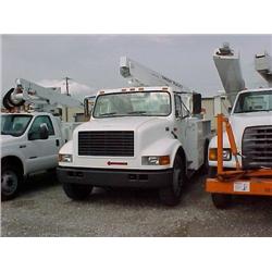 1999 INTERNATIONAL 4700 SIGN BUCKET TRUCK
