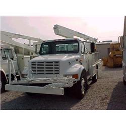 1997 INTERNATIONAL 4700 SIGN BUCKET TRUCK