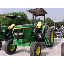 JOHN DEERE 7210 FARM TRACTOR