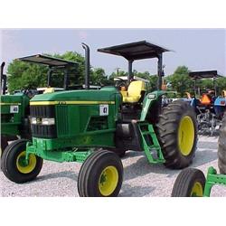 JOHN DEERE 7210 FARM TRACTOR