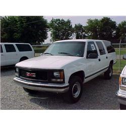 1999 GMC SUBURBAN 2500