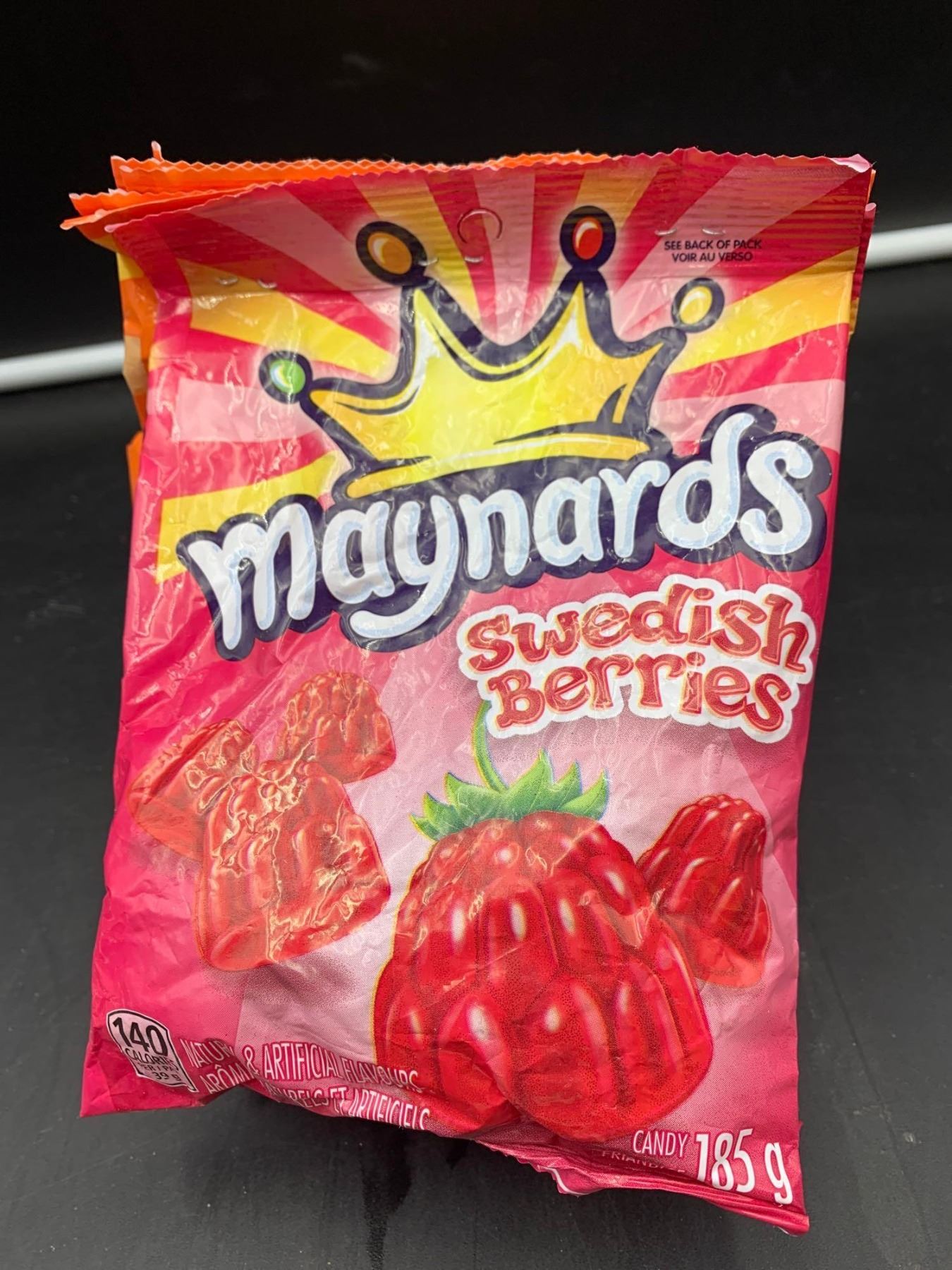 Maynards Fuzzy Peach Candy (5 x 185g) and Swedish Berries (2 x 185g)