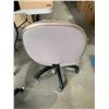 Image 2 : Beige Adjustable Office Chair on Casters