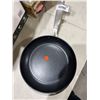Image 4 : OXO Good Grips 3- Frying Pan Layered Nonstick Dishwasher Safe, Oven Safe, Black